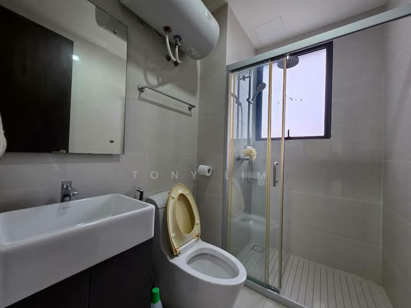 Condominium for Rent at Bay Point @ Country Garden Danga Bay - Tony Lim - Bathroom - PropertyGuru.com.my