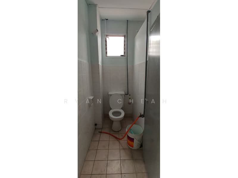 Shop / Office for Rent in Bandar Sri Damansara (Selangor) - Ryan Cheah - Bathroom - PropertyGuru.com.my