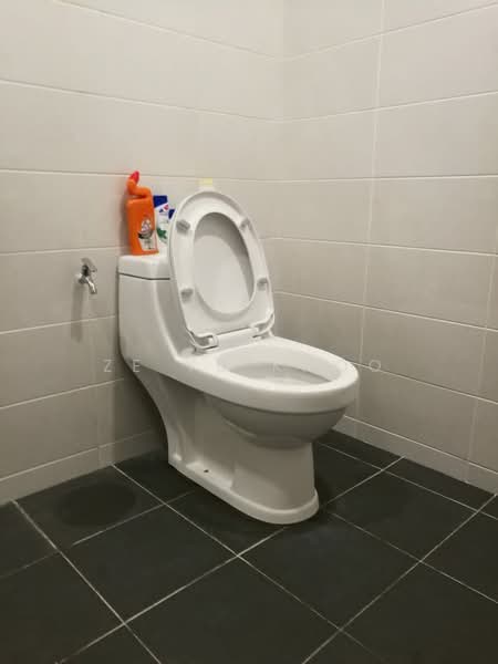 Service Residence @ Landmark Residence 2 untuk Untuk Disewa - RM 1,200 /bulan, Apr 2026 - Bathroom - PropertyGuru.com.my