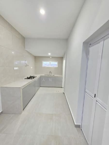 1-storey Terraced House for Sale in Tampoi (Johor) - Ryan Wei - Kitchen - PropertyGuru.com.my