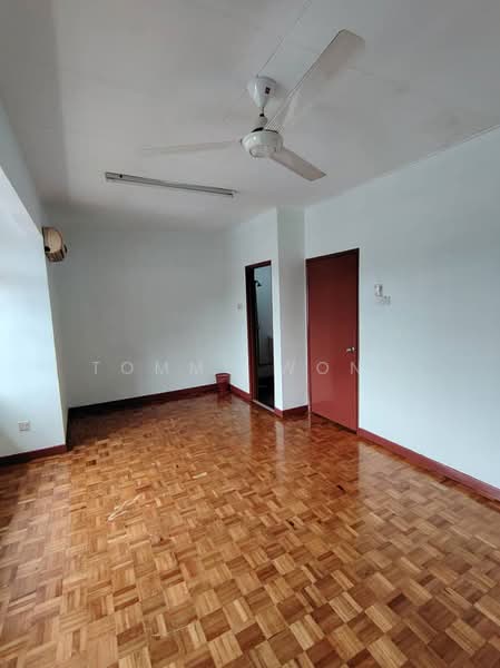 2-storey Terraced House for Sale in Taman Puncak Jalil (Seri Kembangan) - Tommy Wong - Living Room - PropertyGuru.com.my