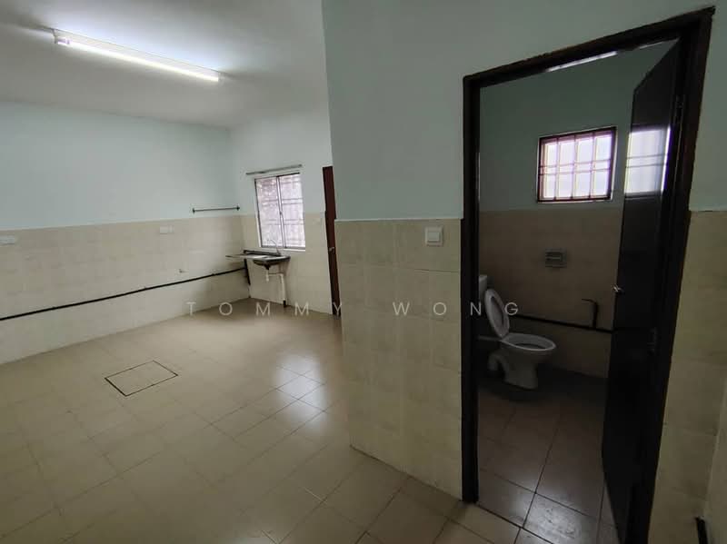 2-storey Terraced House for Sale in Taman Puncak Jalil (Seri Kembangan) - Tommy Wong - Bathroom - PropertyGuru.com.my