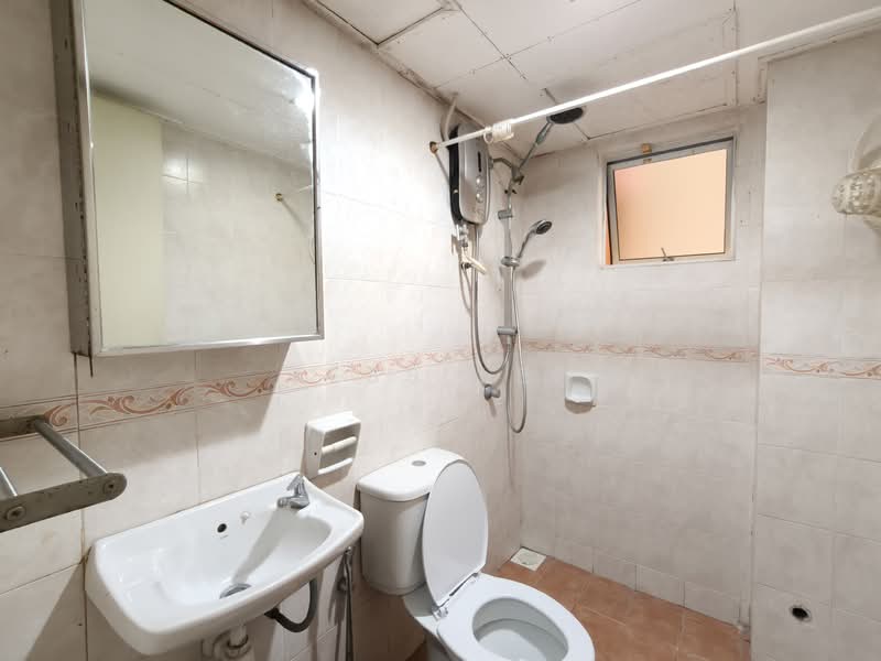 Taman Lagenda Mas untuk Untuk Disewa - RM 1,600 /bulan, Apr 2026 - Bathroom - PropertyGuru.com.my