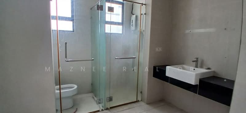 Semi-Detached House for Sale in Setia Ecohill (Semenyih) - Maznee Realtor - Bathroom - PropertyGuru.com.my