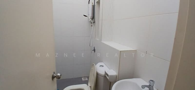 Semi-Detached House for Sale in Setia Ecohill (Semenyih) - Maznee Realtor - Bathroom - PropertyGuru.com.my