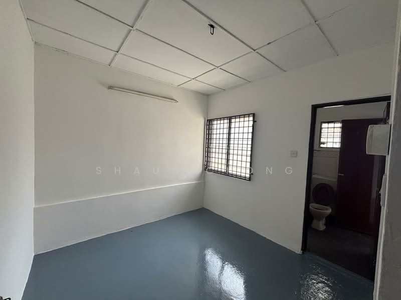 2-storey Terraced House for Rent in Seri Kembangan (Selangor) - Shaun Chong - Bathroom - PropertyGuru.com.my