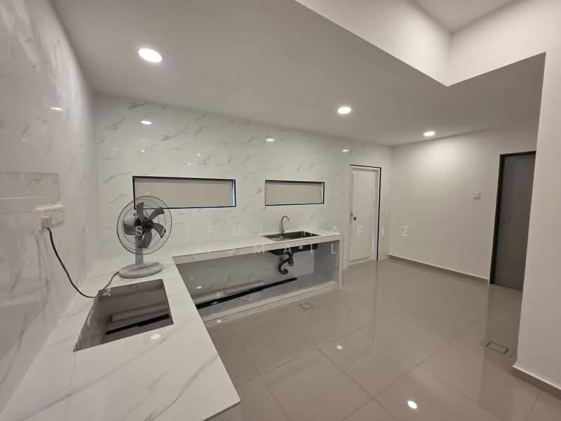 1-storey Terraced House for Sale in Taman Gembira (Klang) - Saiful Hafiz Ismail - Kitchen - PropertyGuru.com.my