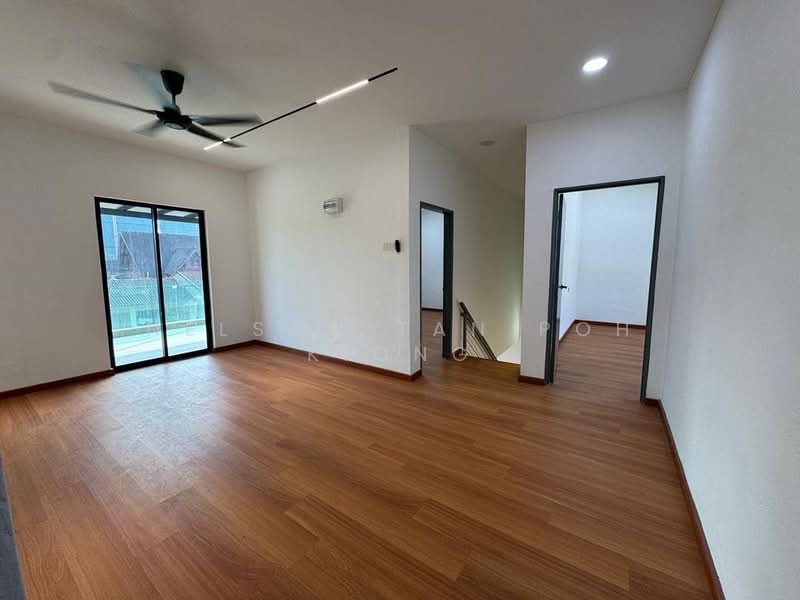 Kampung Mahmoodiah johor town untuk Untuk Dijual - RM 1,180,000, Apr 2026 - Living Room - PropertyGuru.com.my