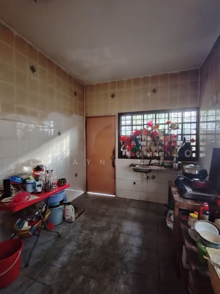 2-storey Terraced House for Sale in Taman Bukit Mewah (Tampoi) - Wayne Ng - Kitchen - PropertyGuru.com.my