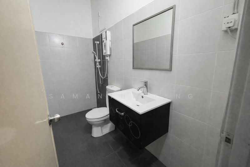 2-storey Terraced House for Rent in Taman JP Perdana (Johor Bahru) - Samantha Teng - Bathroom - PropertyGuru.com.my