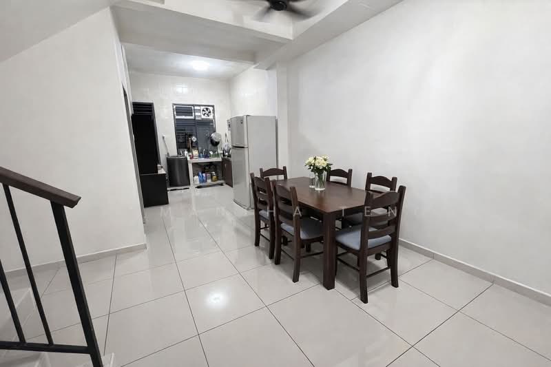2-storey Terraced House for Rent in Taman JP Perdana (Johor Bahru) - Samantha Teng - Dining Room - PropertyGuru.com.my