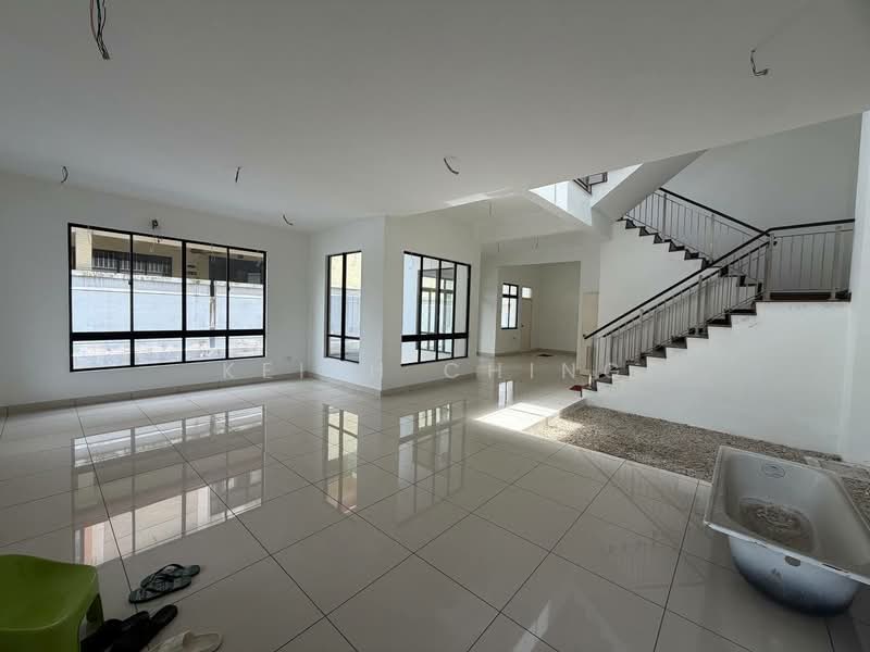 3-storey Terraced House for Sale in Taman Desa Tebrau (Tebrau) - Keith Ching - Living Room - PropertyGuru.com.my