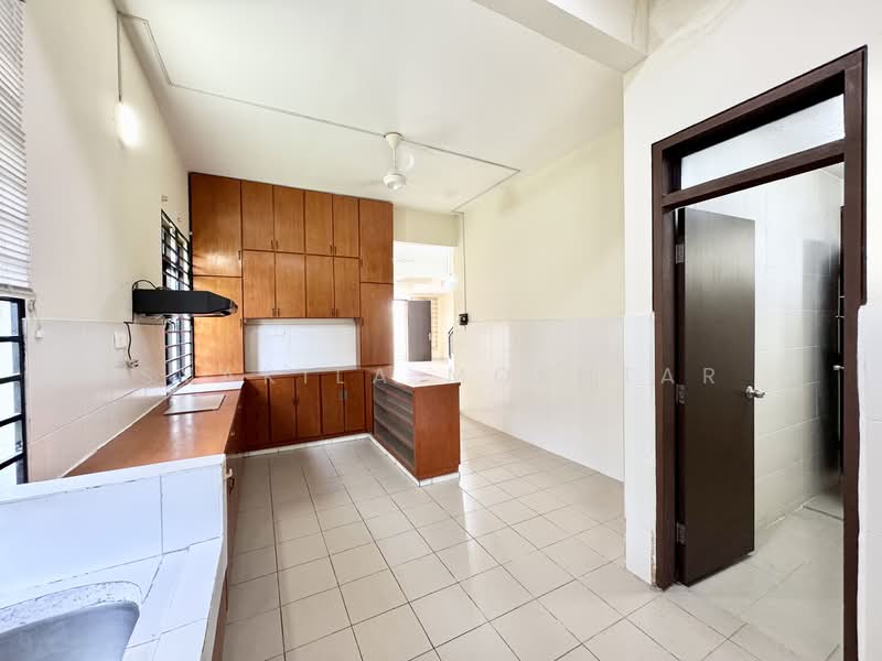 Bungalow for Sale in Puncak Bestari (Puncak Alam) - Syakila Mokhtar - Kitchen - PropertyGuru.com.my