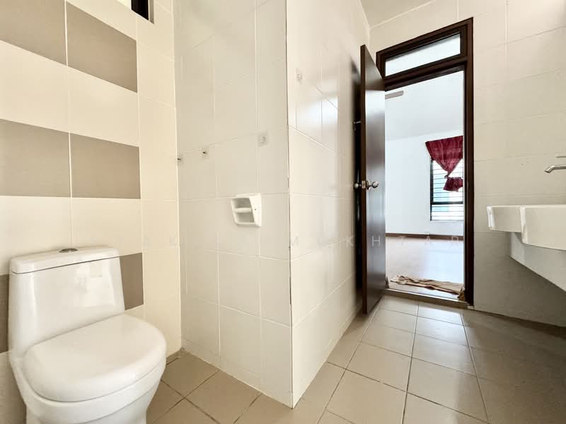 Bungalow for Sale in Puncak Bestari (Puncak Alam) - Syakila Mokhtar - Bathroom - PropertyGuru.com.my