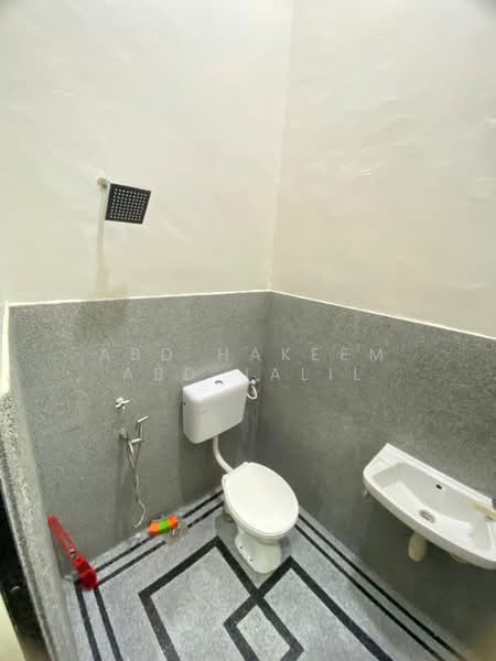 1-storey Terraced House for Sale in Pasir Gudang (Johor) - Abd Hakeem Abd Jalil - Bathroom - PropertyGuru.com.my