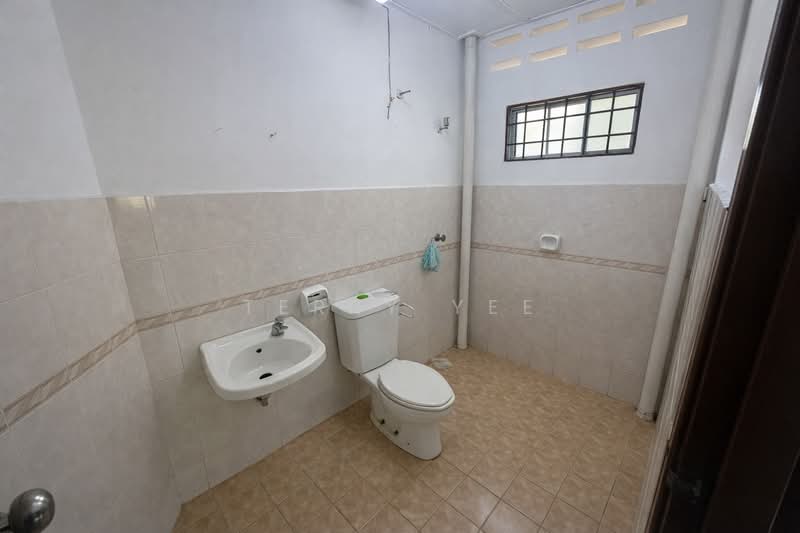 Bungalow for Sale in Banting (Selangor) - Terry Yee - Bathroom - PropertyGuru.com.my