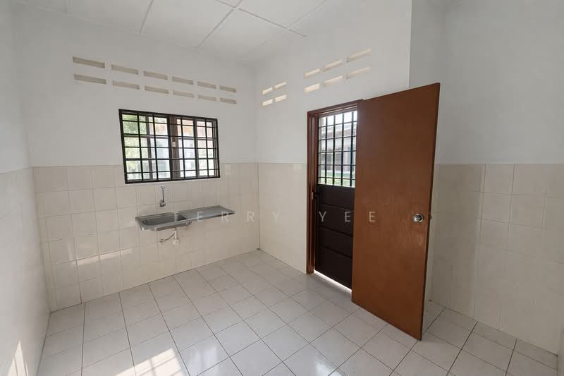 Bungalow for Sale in Banting (Selangor) - Terry Yee - Kitchen - PropertyGuru.com.my