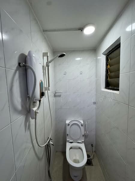 1-storey Terraced House for Rent in Taman Abad (Johor Bahru) - Nicholas Low - Bathroom - PropertyGuru.com.my