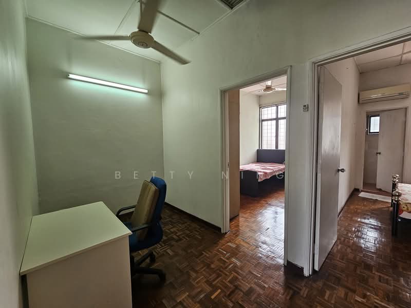 Taman Bukit Mayang Emas untuk Untuk Dijual - RM 980,000, Apr 2026 - Bedroom - PropertyGuru.com.my