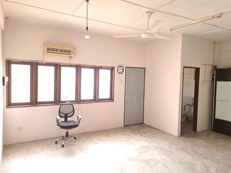 2-storey Terraced House for Sale in Banting (Selangor) - Edelin Lim - Living Room - PropertyGuru.com.my