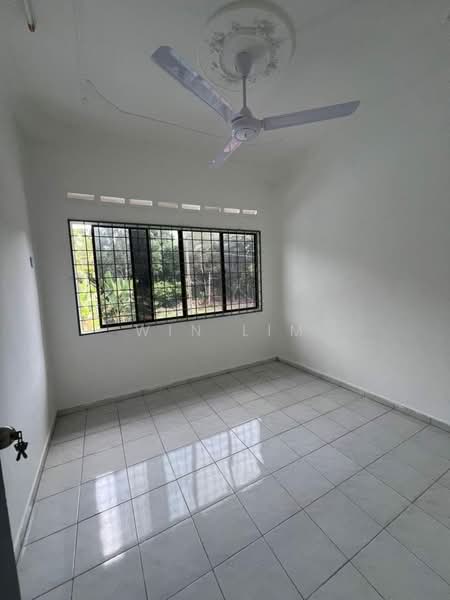 Rumah Teres 2 Tingkat untuk Dijual di Taman Perwira Jaya (Kluang) - Win Lim - Interior - PropertyGuru.com.my