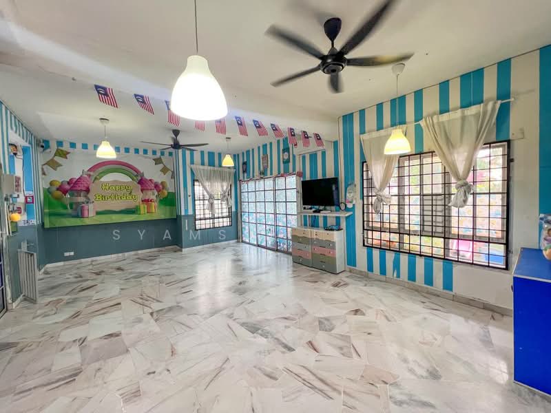 Alam damai untuk Untuk Dijual - RM 870,000, Apr 2026 - Living Room - PropertyGuru.com.my
