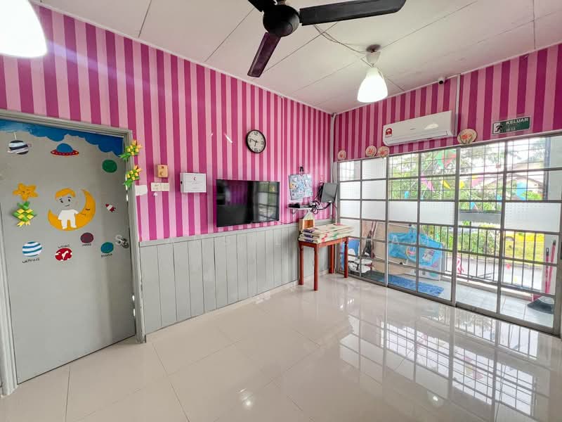 Alam damai untuk Untuk Dijual - RM 870,000, Apr 2026 - Living Room - PropertyGuru.com.my