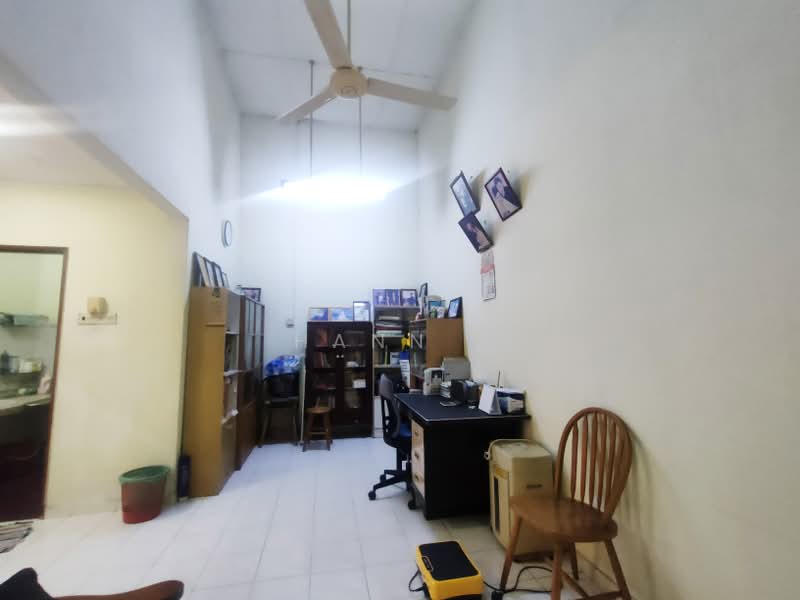Rumah Teres 2 Tingkat untuk Dijual di Taman Wangsa Permai (Kepong) - Hann . - 2 Living Room/ Study Area - PropertyGuru.com.my