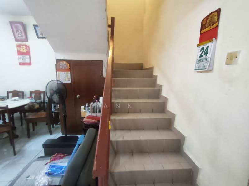 Rumah Teres 2 Tingkat untuk Dijual di Taman Wangsa Permai (Kepong) - Hann . - Staircase - PropertyGuru.com.my