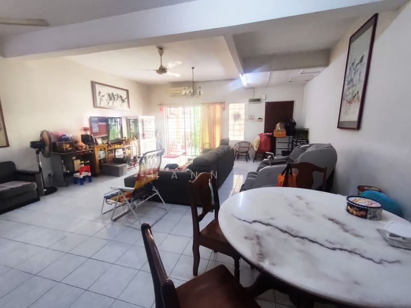 Rumah Teres 2 Tingkat untuk Dijual di Taman Wangsa Permai (Kepong) - Hann . - Living Room - PropertyGuru.com.my