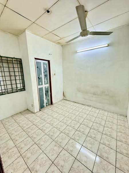 Bandar Tasik Kesuma untuk Untuk Dijual - RM 360,000, Apr 2026 - Interior - PropertyGuru.com.my