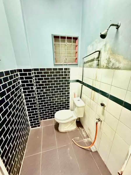 Bandar Tasik Kesuma untuk Untuk Dijual - RM 360,000, Apr 2026 - Bathroom - PropertyGuru.com.my