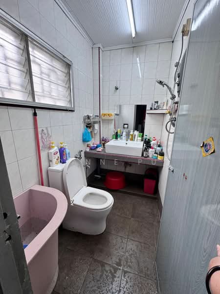 1-storey Terraced House for Sale in Taman Sentosa (Klang) - Joanne Pua - Bathroom - PropertyGuru.com.my