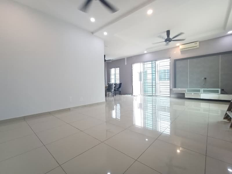 Rumah Berkembar untuk Dijual di Taman Bakap Indah (Sungai Bakap) - Tan ANNIE - Living Room - PropertyGuru.com.my