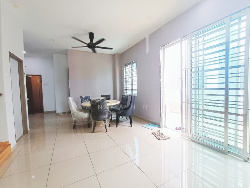 Rumah Berkembar untuk Dijual di Taman Bakap Indah (Sungai Bakap) - Tan ANNIE - Dining Room - PropertyGuru.com.my