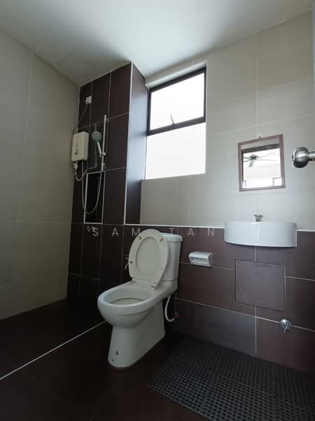 Apartment for Rent at Seri Austin Residence (Pangsapuri Seri Austin) - Sam Tan - Bathroom - PropertyGuru.com.my