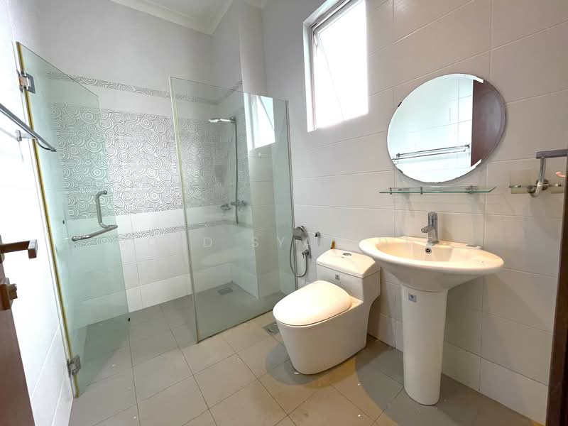 Semi-Detached House for Sale in Ampang (Selangor) - Mohd Syahidie - Bathroom - PropertyGuru.com.my