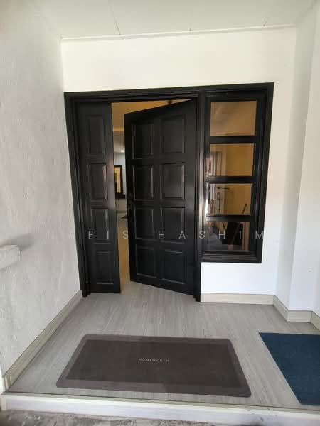 2-storey Terraced House for Sale in Taman Pelangi Semenyih (Semenyih) - Nafis Hashim - Entrance - PropertyGuru.com.my