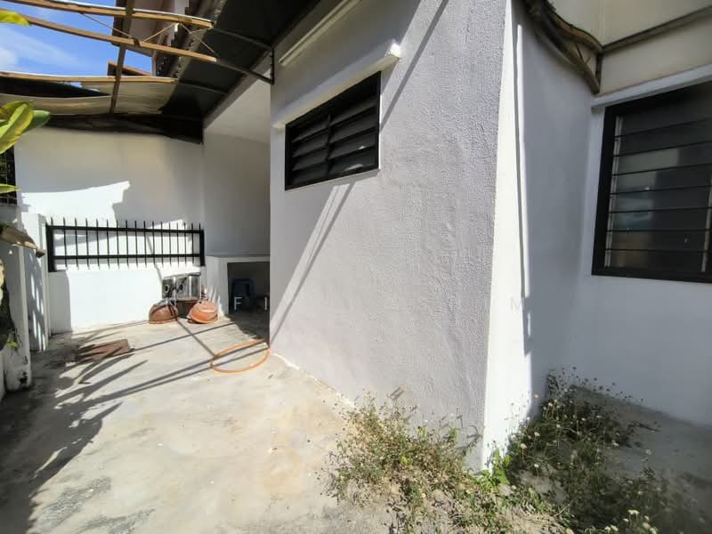 2-storey Terraced House for Sale in Taman Pelangi Semenyih (Semenyih) - Nafis Hashim - Exterior - PropertyGuru.com.my