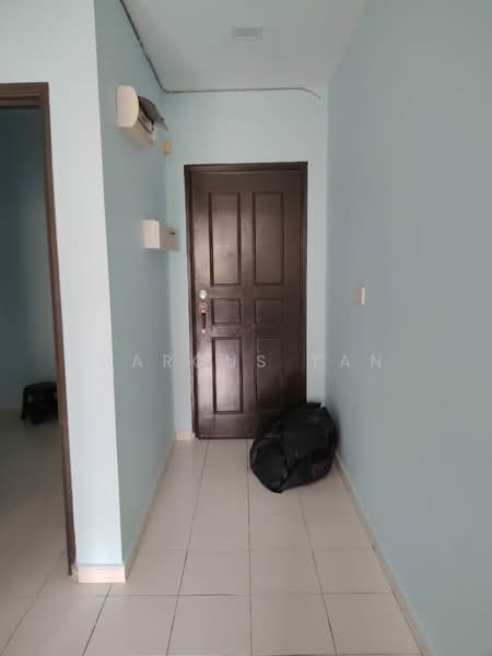 Villa Krystal @ Bandar Selesa Jaya untuk Untuk Disewa - RM 1,300 /bulan, Apr 2026 - Entrance - PropertyGuru.com.my