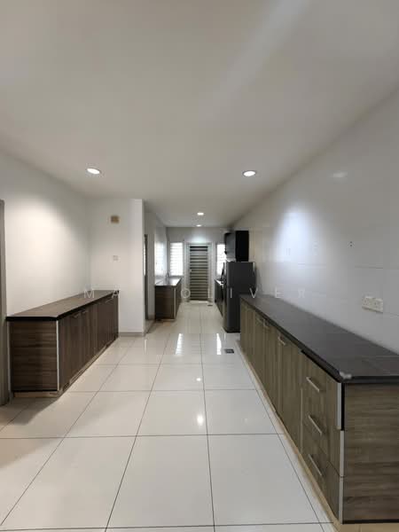 Rumah Teres 3 Tingkat untuk Dijual di Seri Jalil (Bukit Jalil) - Mak Oliver - Kitchen - PropertyGuru.com.my