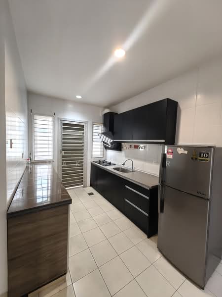 Rumah Teres 3 Tingkat untuk Dijual di Seri Jalil (Bukit Jalil) - Mak Oliver - Kitchen - PropertyGuru.com.my