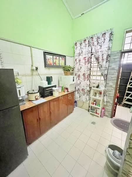 1-storey Terraced House for Sale in Taman Bukit Jaya (Ulu Tiram) - Sufi Norman - Kitchen - PropertyGuru.com.my