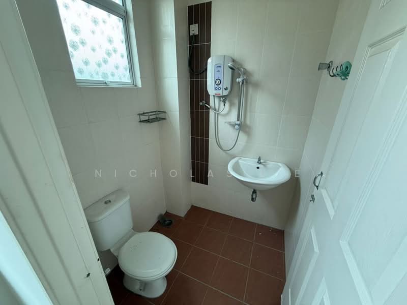 Bungalow for Sale in Taman Chemor Idaman (Chemor) - Nicholas Lee - Bathroom - PropertyGuru.com.my