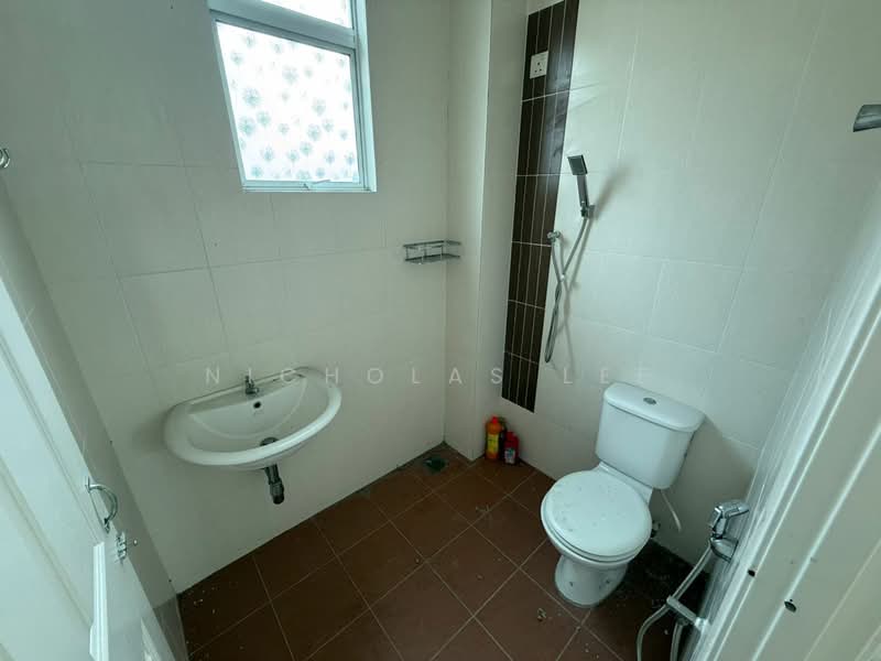 Bungalow for Sale in Taman Chemor Idaman (Chemor) - Nicholas Lee - Bathroom - PropertyGuru.com.my