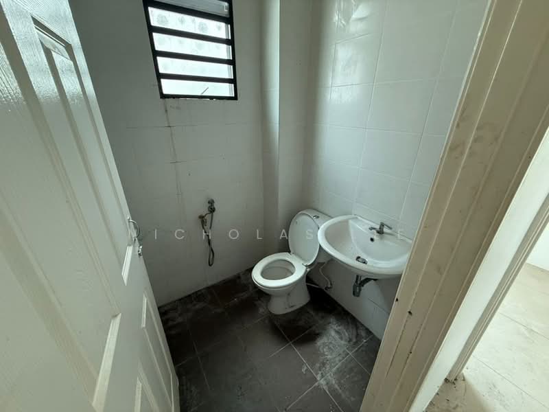 Bungalow for Sale in Taman Chemor Idaman (Chemor) - Nicholas Lee - Bathroom - PropertyGuru.com.my
