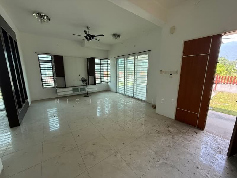 Bungalow for Sale in Taman Chemor Idaman (Chemor) - Nicholas Lee - Living Room - PropertyGuru.com.my