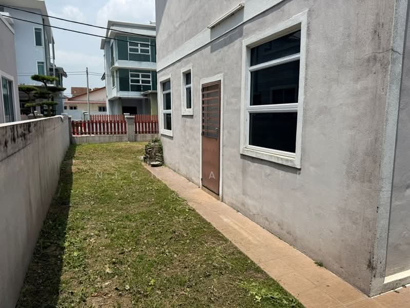 Bungalow for Sale in Taman Chemor Idaman (Chemor) - Nicholas Lee - Exterior - PropertyGuru.com.my