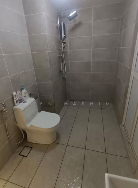 Service Residence for Rent at The Glenz @ Glenmarie - Hien Hashim - Bathroom - PropertyGuru.com.my