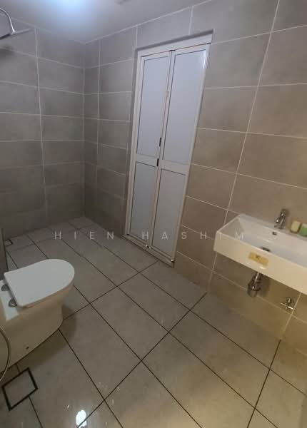 Service Residence for Rent at The Glenz @ Glenmarie - Hien Hashim - Bathroom - PropertyGuru.com.my